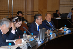 Chairman Ikeda speaking in the meeting